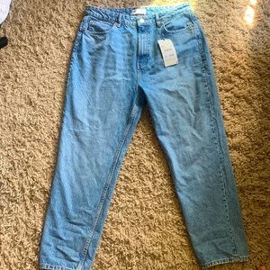 Zara -MOM FIT JEANS
BLUE - REF. 8197/231
